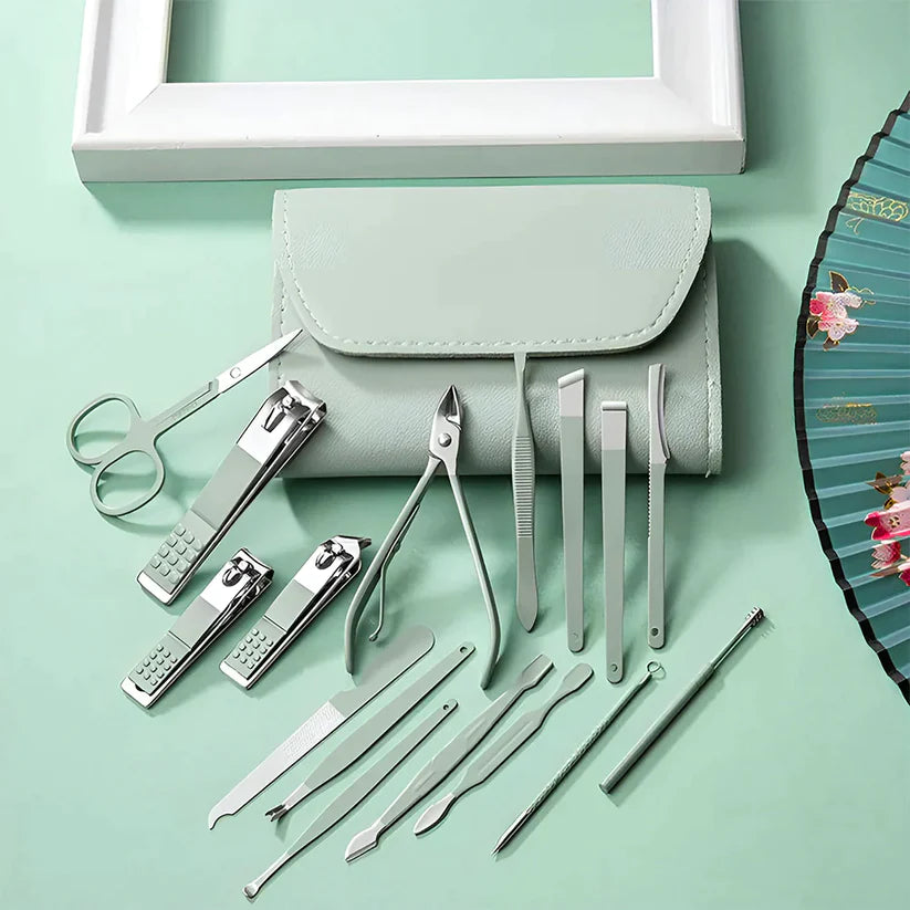 Nail Essentials Set - Portable Nail Clippers 16pcs Set
